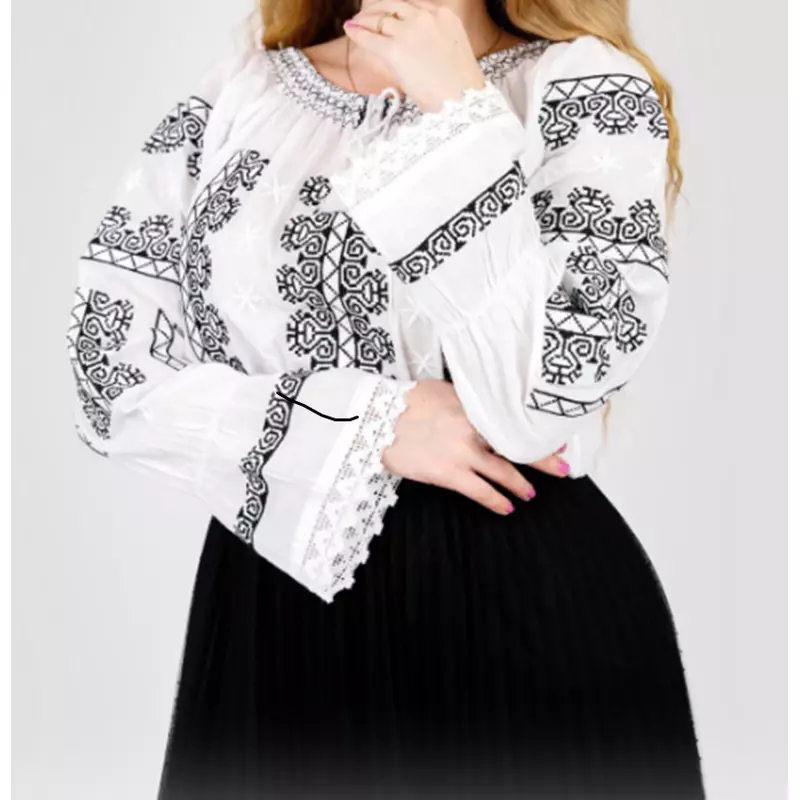 Ie Traditionala Alba cu Motiv Geometric Negru- IML02