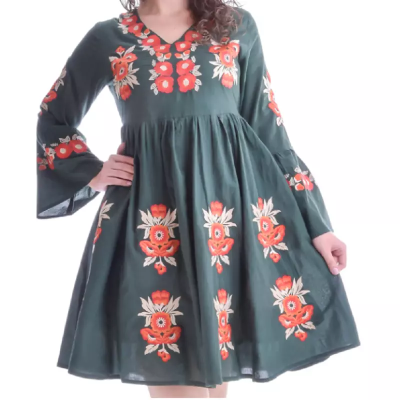 Rochie Traditionala Evazata Verde cu Motiv Floral Rosu - RTM20