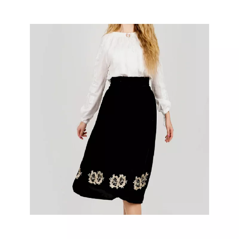 Fusta traditionala Neagra din Catifea cu Motiv Floral Auriu - FTSF01