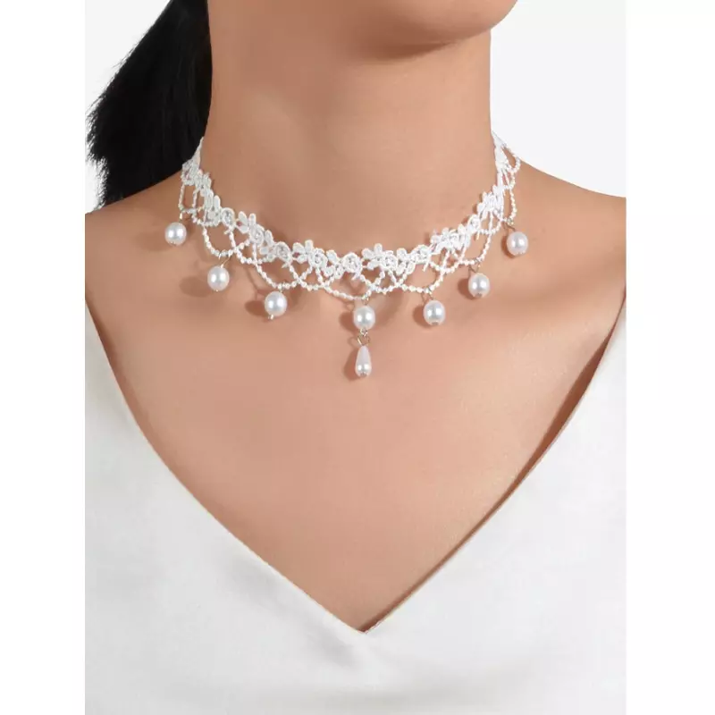 Choker alb cu bile - 25998