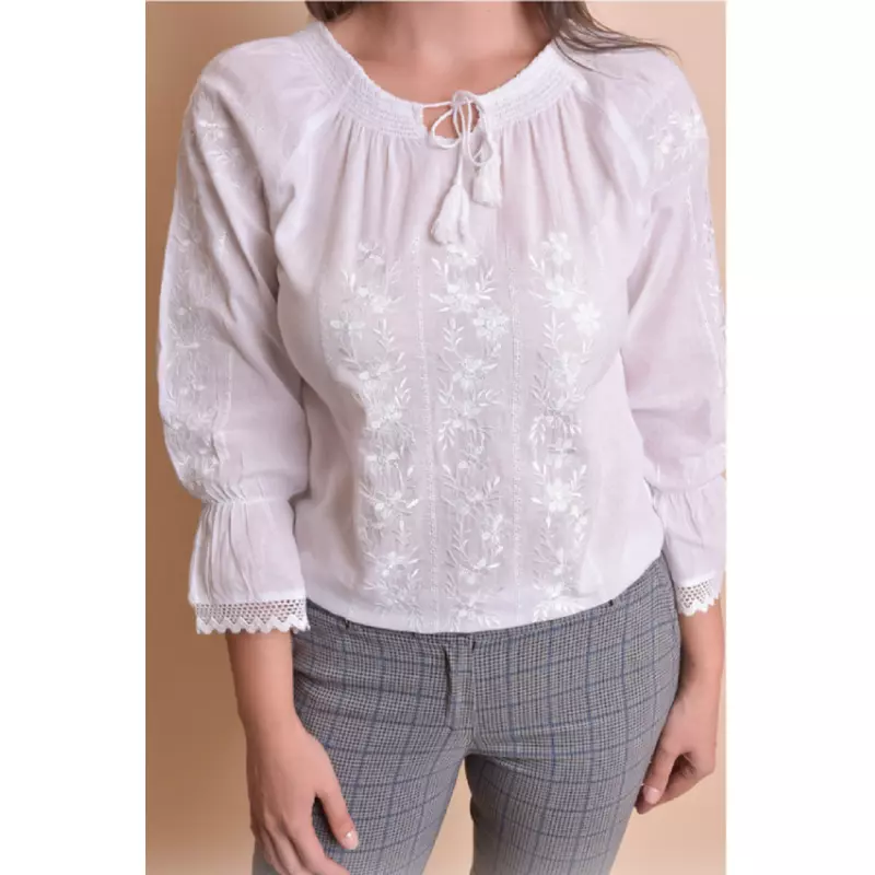 Bluza Tip Ie Alba cu Motiv Floral Alb - BMG42