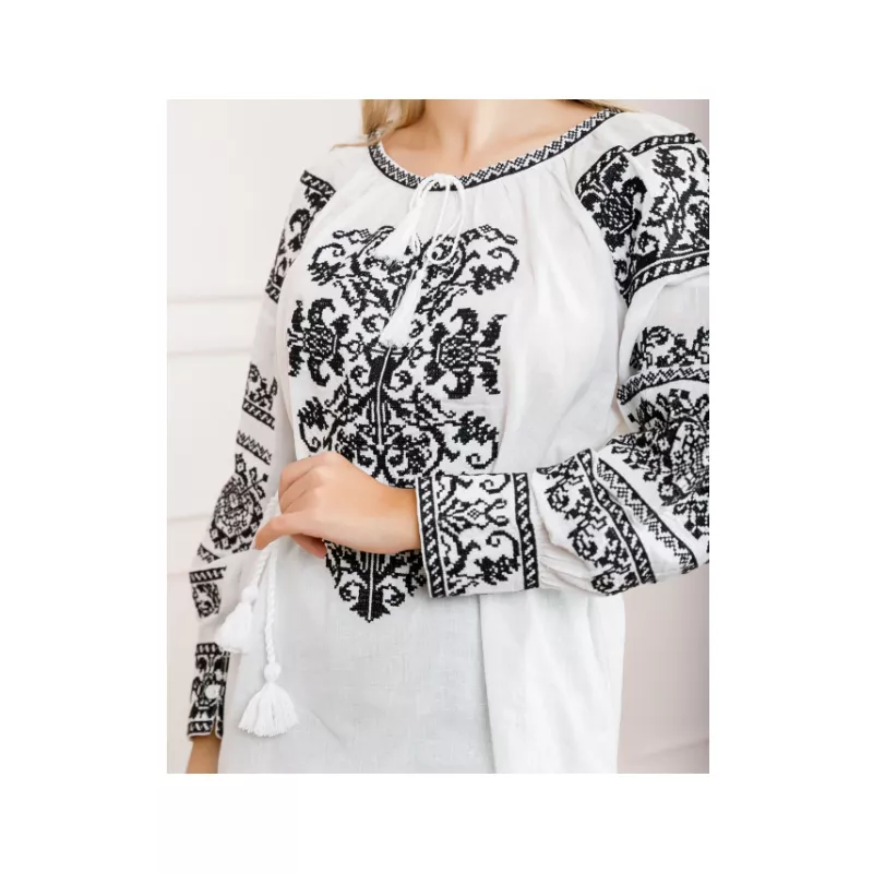 Bluza Tip Ie Alba cu Motiv Floral Negru - BMG34