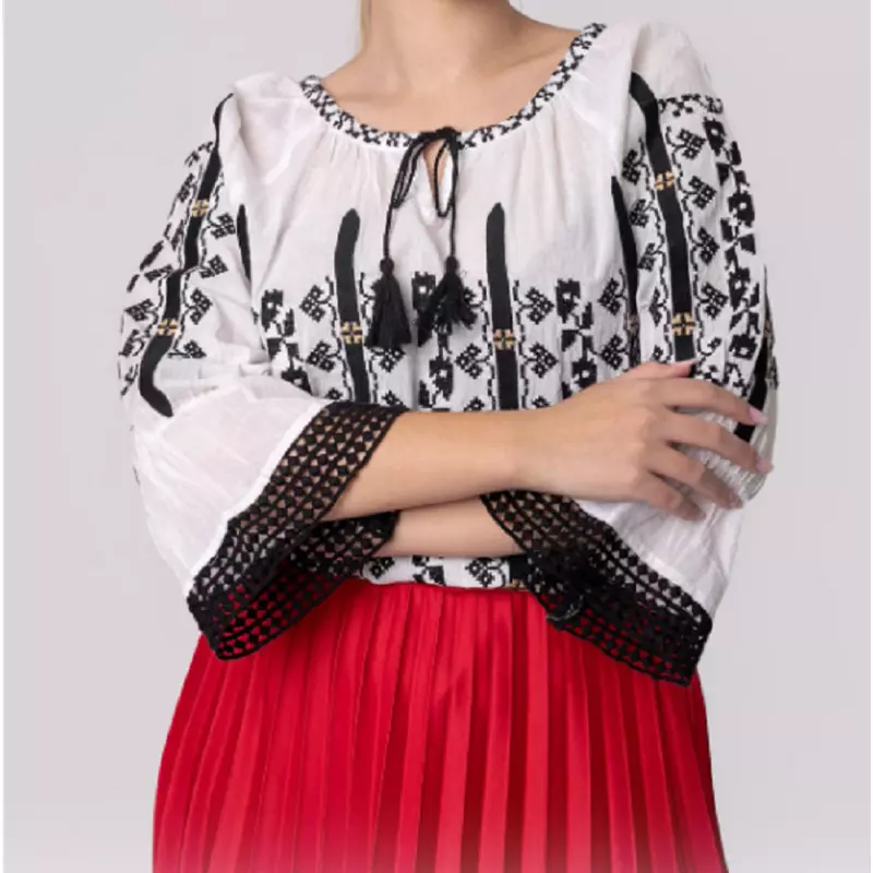 Bluza Tip Ie Traditionala Alba cu Motiv Geometric Negru de Dama - IMS45
