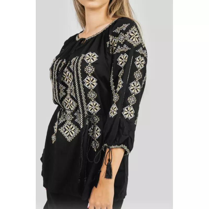 Bluza neagra cu motiv geometric auriu - BMG147