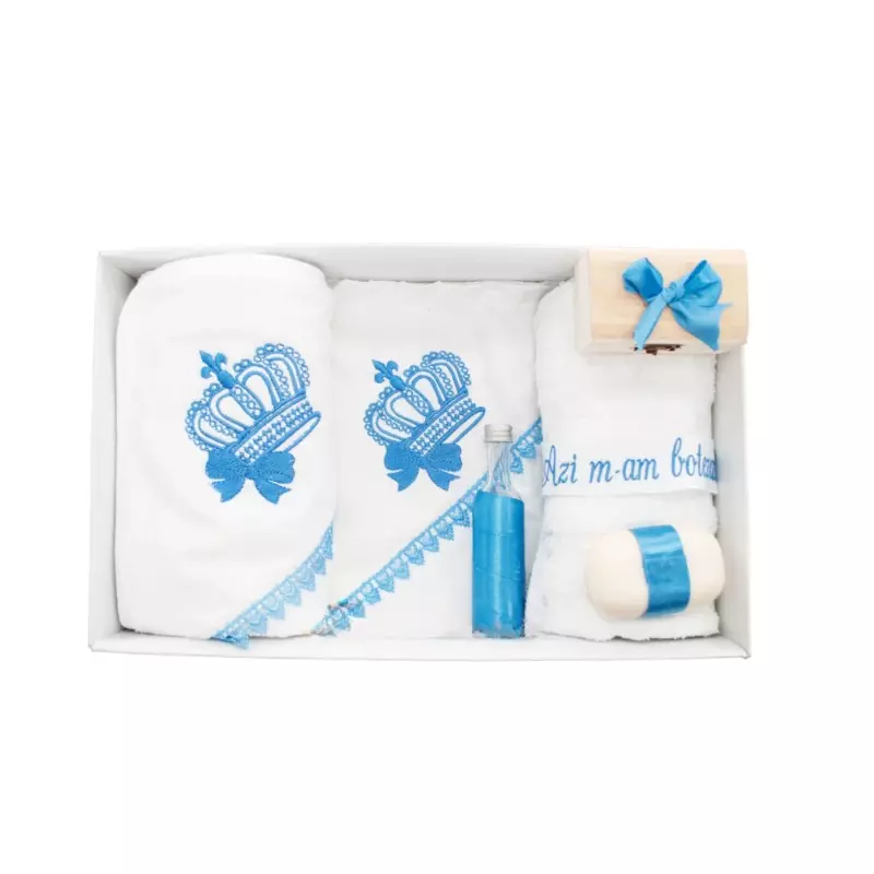 Trusou Botez 7 Piese Personalizat cu Broderie, Bleu, Coroana Regala - TB127