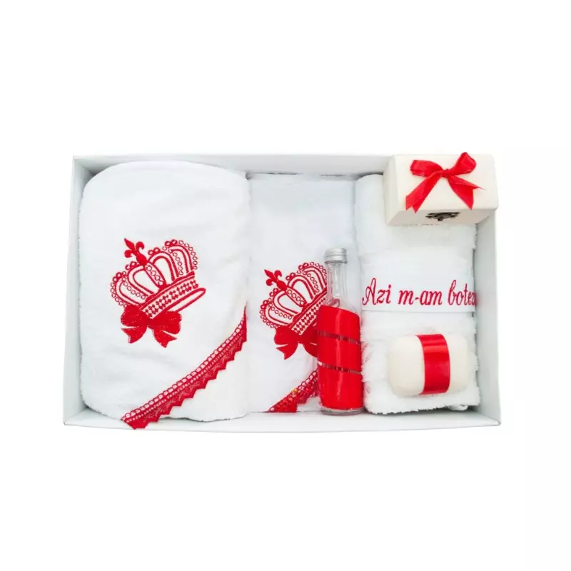 Trusou Botez 7 Piese Personalizat cu Broderie, Rosu, Coroana Regala - TB125