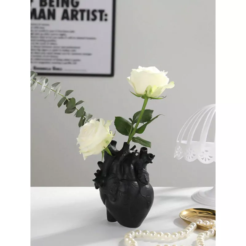 Vaza Decorativa în forma de Inima,Negru, 17x13cm - 74337