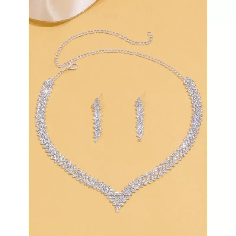 Set Bijuterii Cu Strasuri 3 Piese, Colier si Cercei Argintiu - 22894
