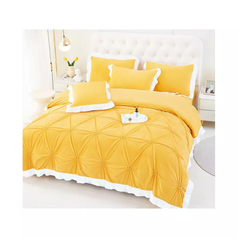 Lenjerie de Pat din Catifea, pentru Pat Dublu, 4 Piese, Galben cu Margine Alba -  FR145
