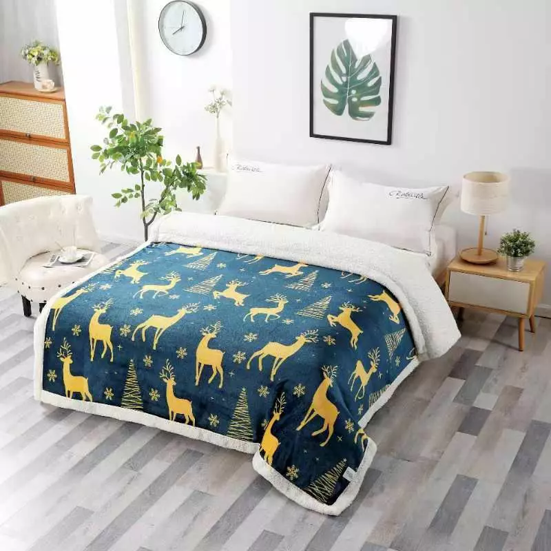 Patura Cocolino cu Blanita, Model de Craciun 200x230, Albastru cu Reni - SUZ27