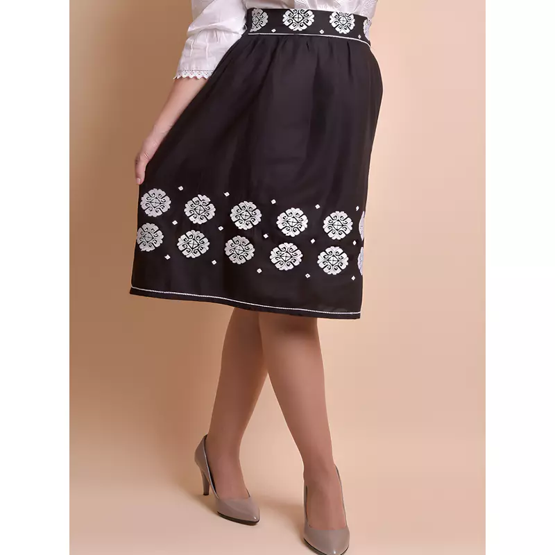Fusta Traditionala Verde cu Broderie Florala Alba - FTSF19
