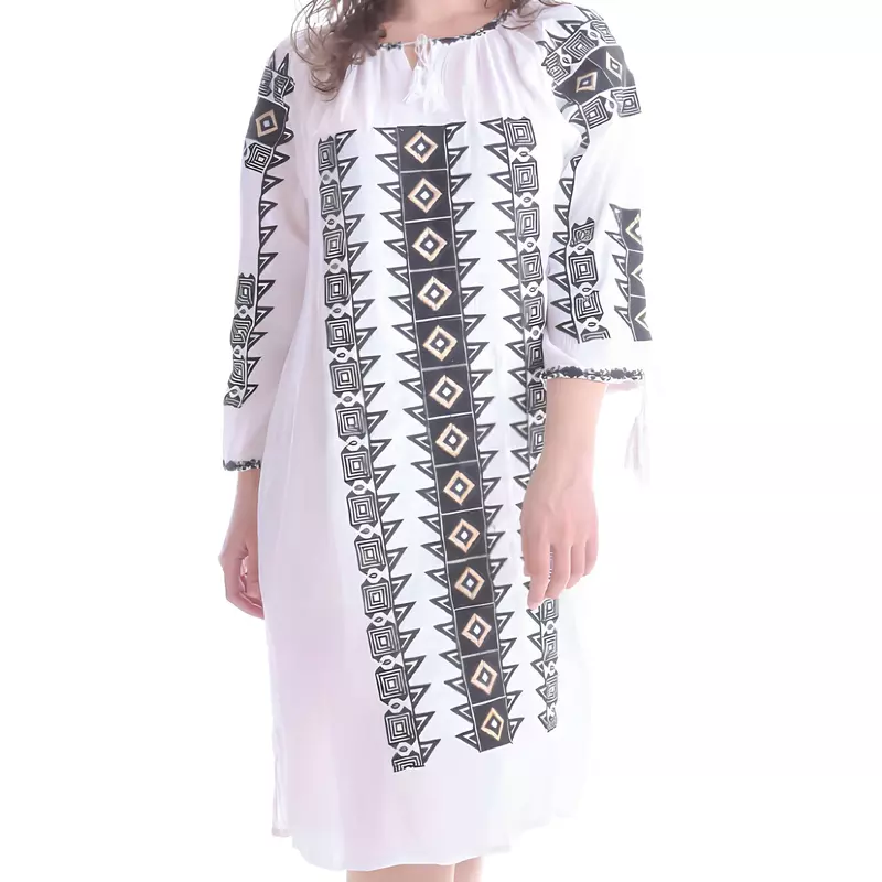 Rochie Traditionala Dreapta Alba cu Motiv Geometric Negru - RTM23