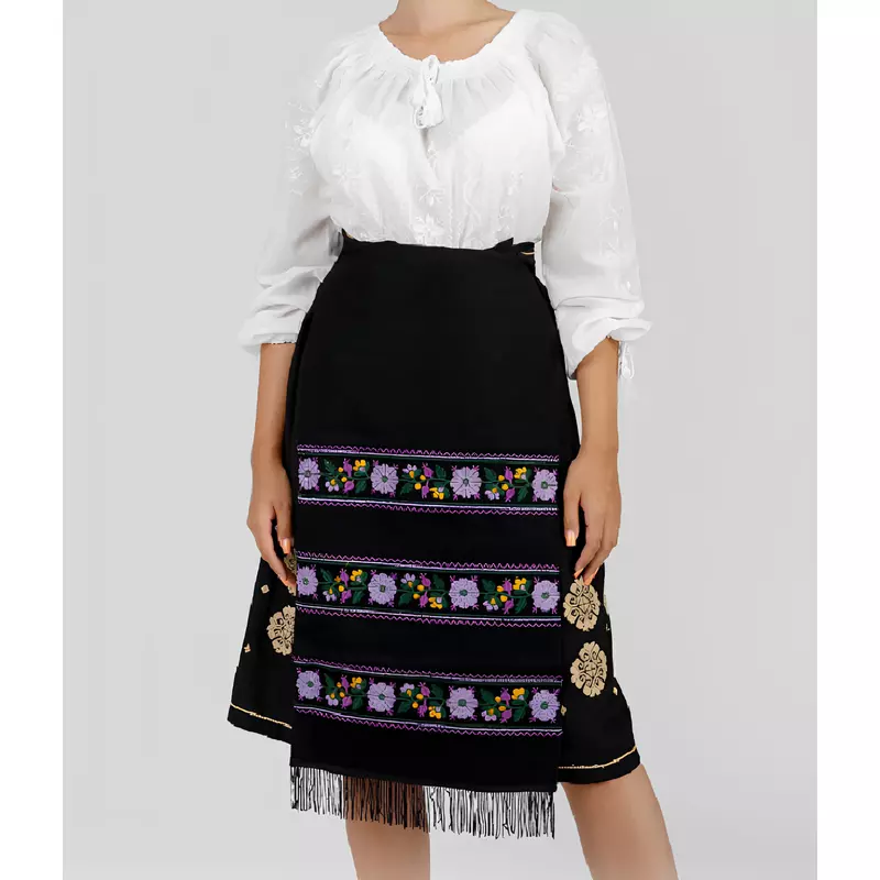 Catrinta Traditionala Neagra cu Broderie Florala Mov - FTSF14