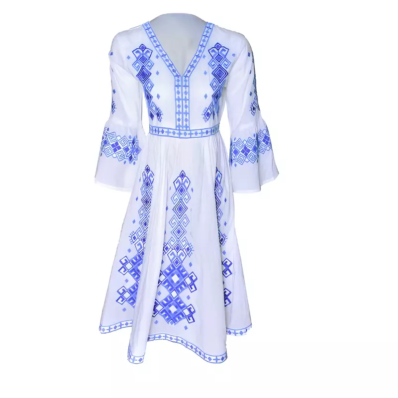 Rochie traditionala evazata alba cu motiv geometric albastru - RTM42