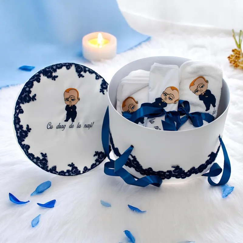Trusou Botez cu 8 Piese Brodat, Boss Baby, Culoare Bleumarin - TB08