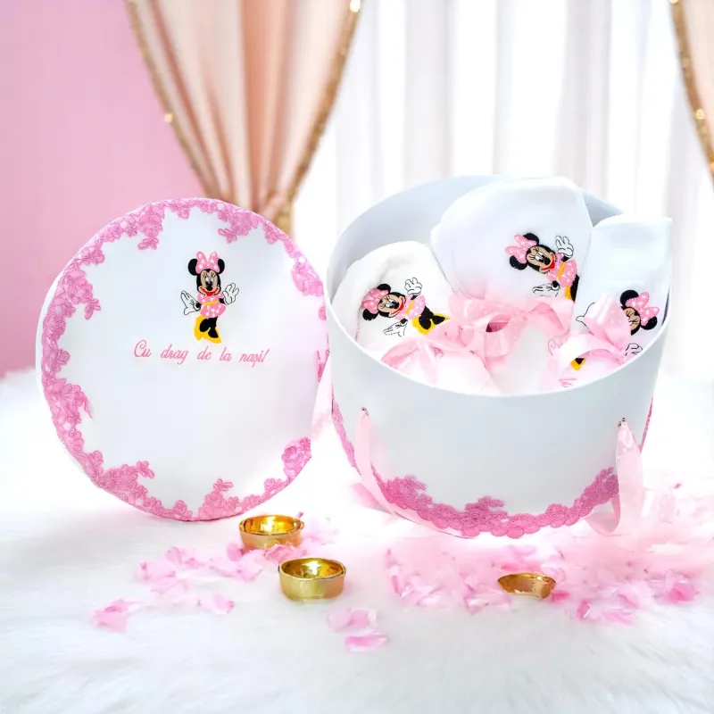 Trusou Botez cu 8 Piese Brodat, Minnie Mouse, Culoare Roz - TB29