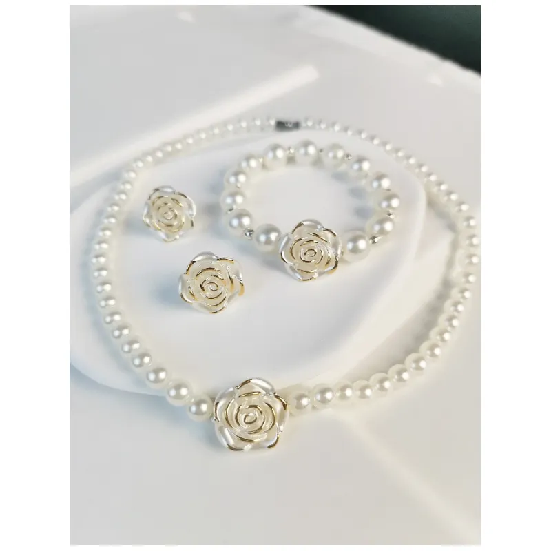 Set Colier, Cercei și Brățară cu Flori din Perle, Perlavia - 724512