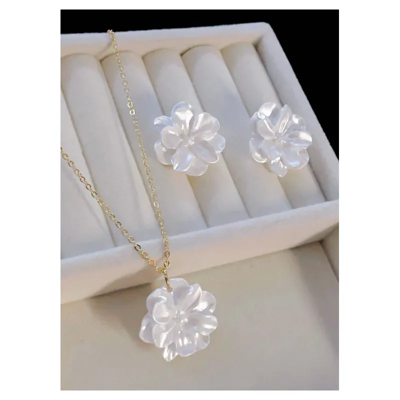 Set Bijuterii Florabelle – Colier și Cercei cu Flori și Perle Artificialea - 221556