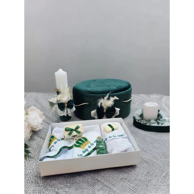 Trusou Botez cu 7  Piese + Cutie Catifea + Lumanare - Verde - TB911