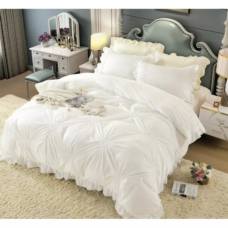 Lenjerie de Pat, din Catifea cu Broderie pentru Pat Dublu, 4 Piese, Alb - JO715