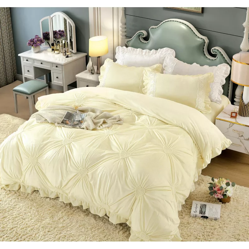 Lenjerie de Pat, din Catifea cu Broderie pentru Pat Dublu, 4 Piese,  Unt - JO717