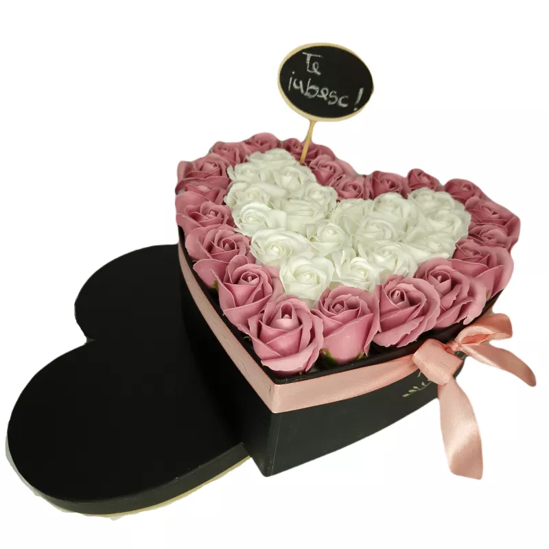 Aranjament floral trandafiri sapun - cutie inimioara roz cu alb 39 trandafiri - vltn120