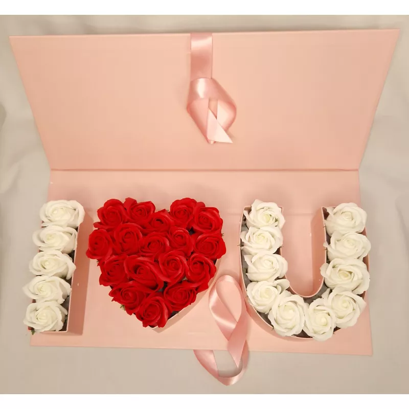 Aranjament floral trandafiri sapun - cutie i love you 33 trandafiri rosu cu alb
